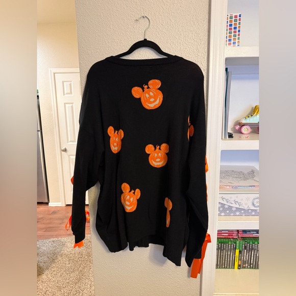 NWT Her Universe Mickey Mouse Jack-o'-Lantern Cardigan - Picture 7 of 8